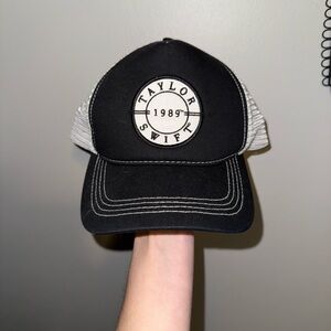 Taylor Swift Black & White 1989 Logo Trucker Cap